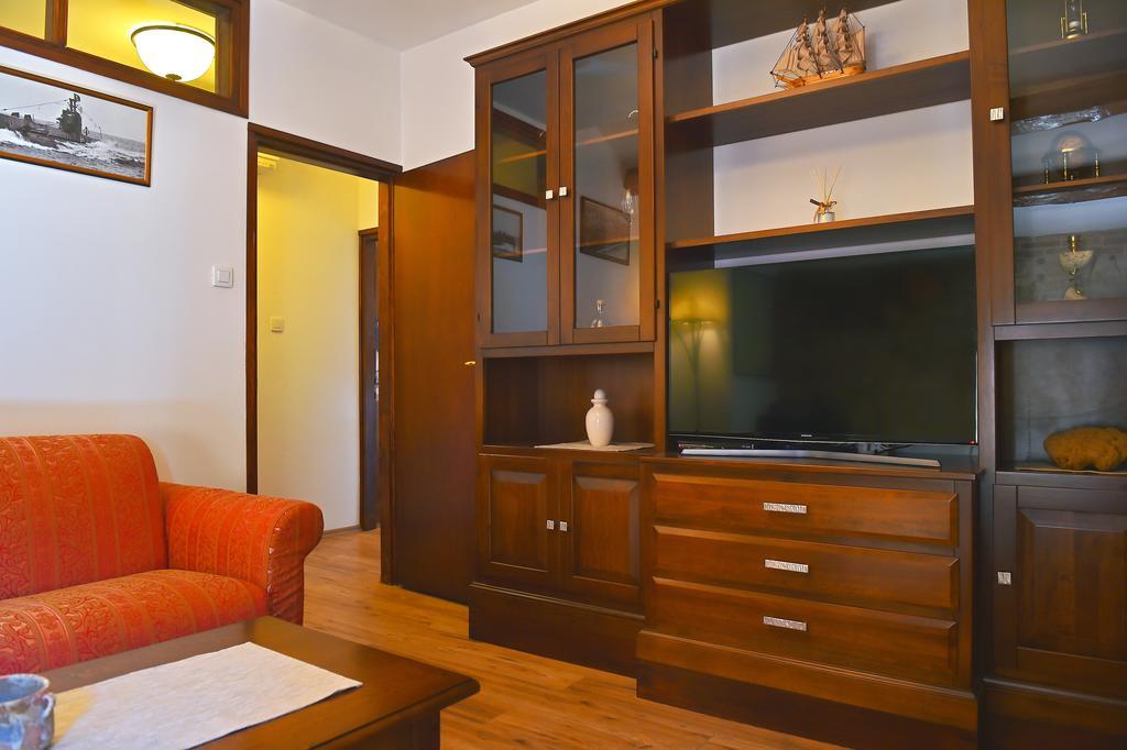 Antique Apartment Arsenale Rovinj Exteriör bild